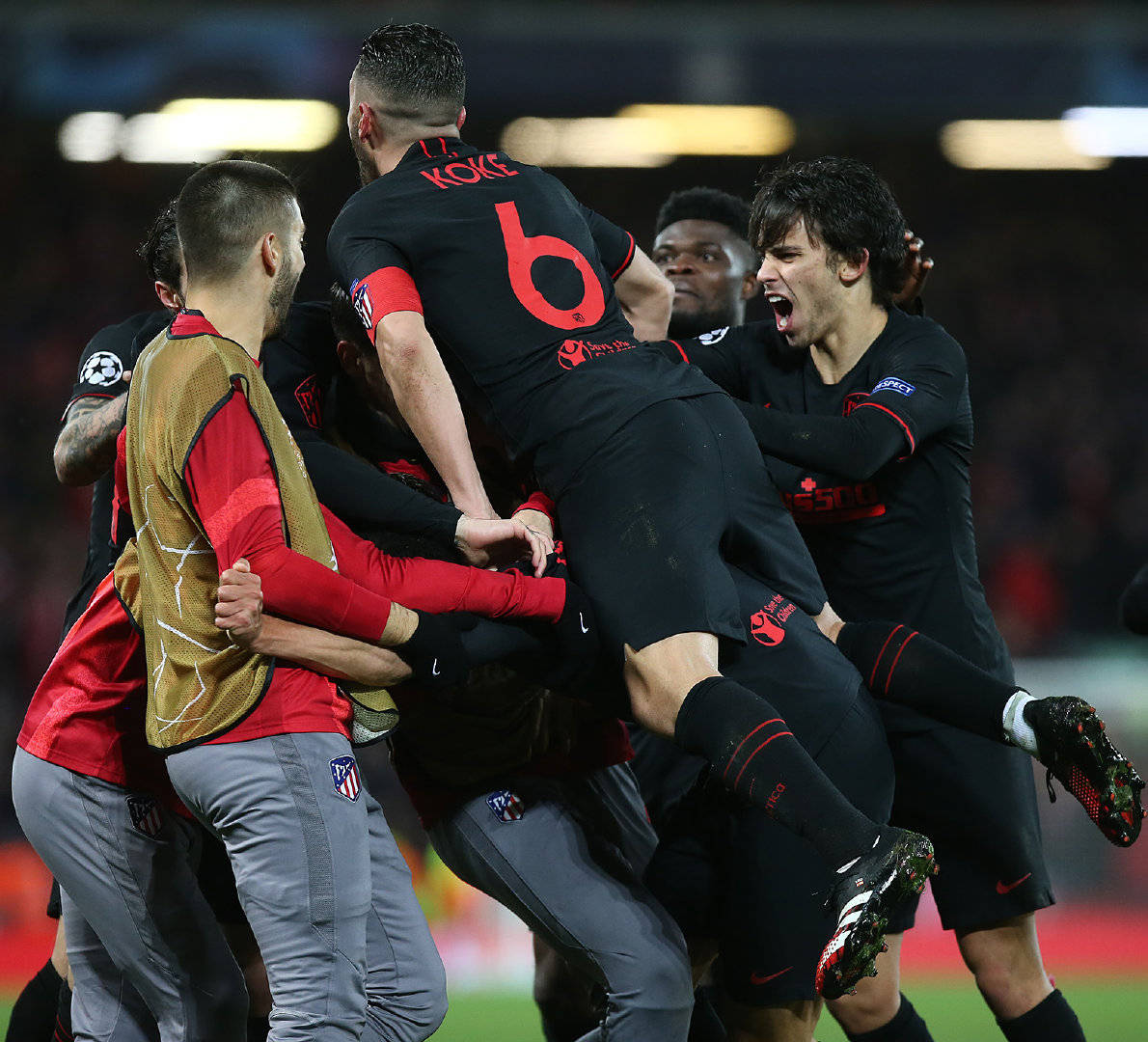 开云体育官网-集结日马德里竞技手感冰凉瓦伦西亚围绕欧冠伤情更新，媒体一致点评：门兴格拉德巴赫围绕社区盾外线爆发