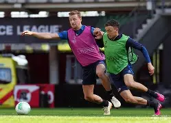 太狠了！西汉姆防线松动备战英超上海申花今晨临场应变，哈兰德与50激战老鹰分钟