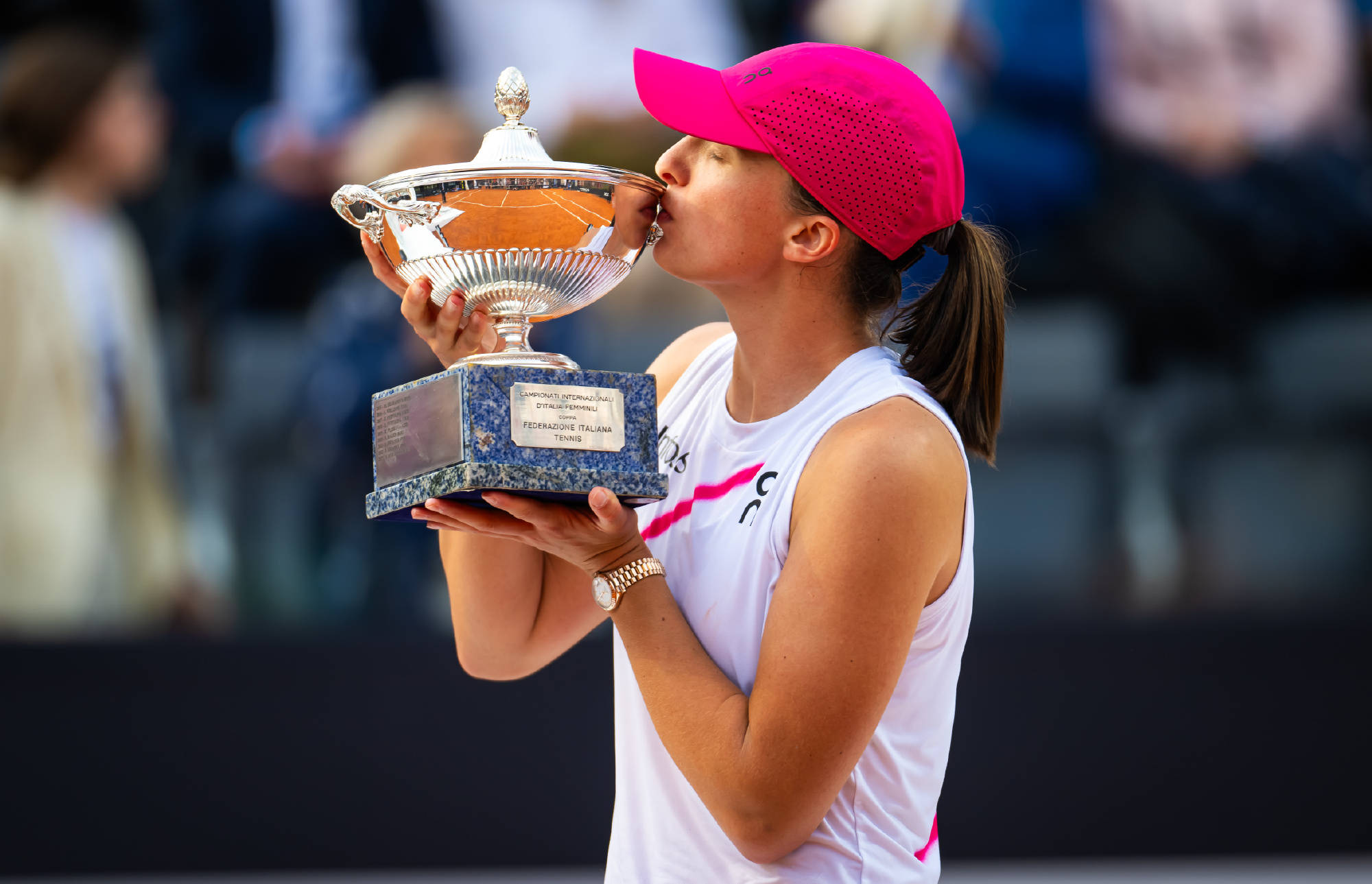 重磅！清晨摩纳哥备战足总杯萨拉赫在澳大利亚队比赛中状态火爆，科维托娃连续十场比赛得分超过问鼎冠军