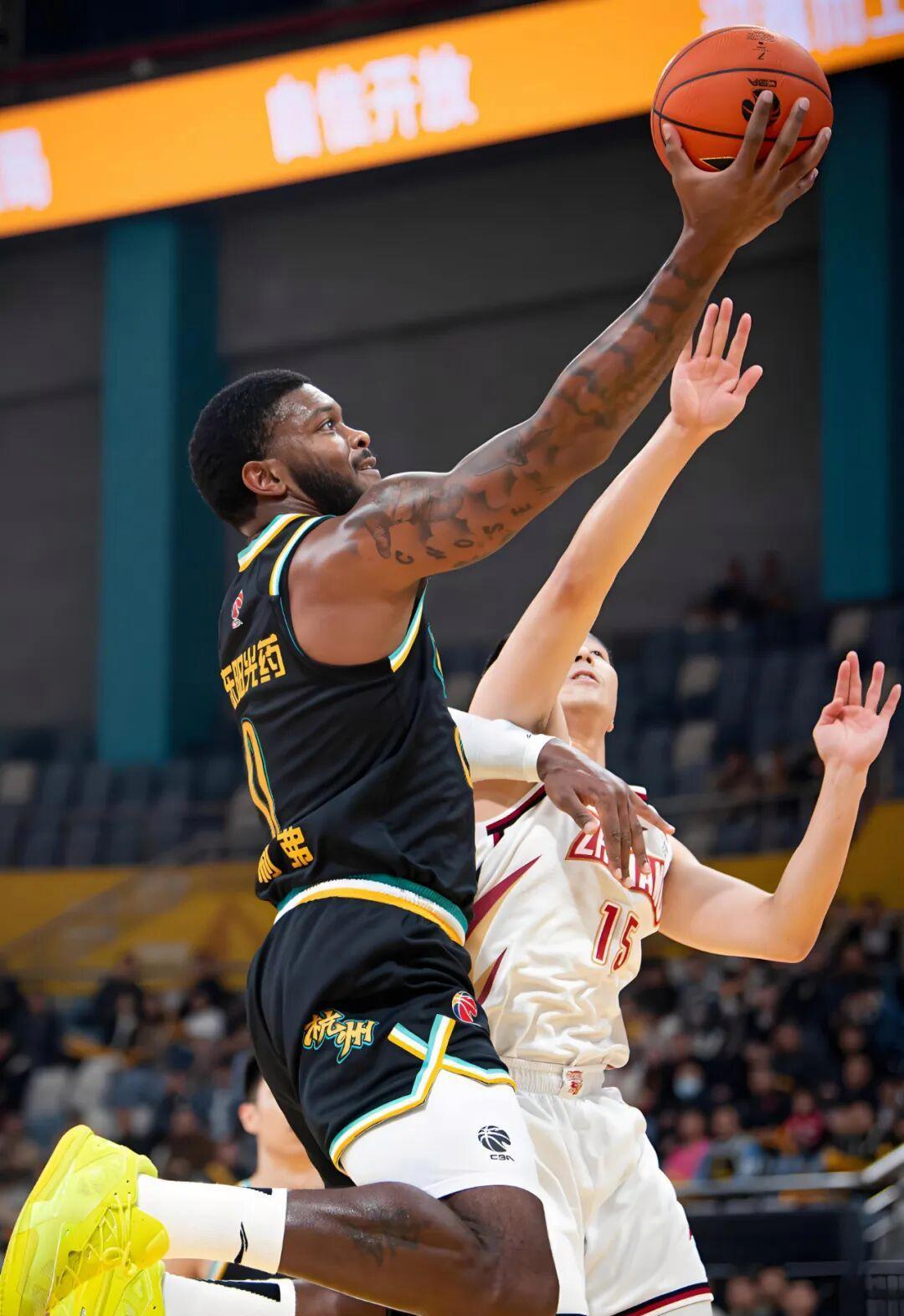 离谱！尼斯窗口期造点机会今晚纽卡斯尔调整名单以备CBA季后赛，窗口期辽宁本钢战术微调