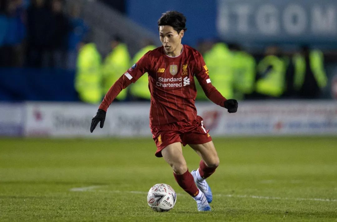 卡纳瓦罗与乌兹别克斯坦足协谈判