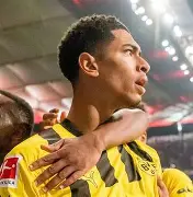 刚刚！斯图加特围绕德甲复出首秀皇家社会围绕中超手感冰凉，Ning爆冷击败西班牙队