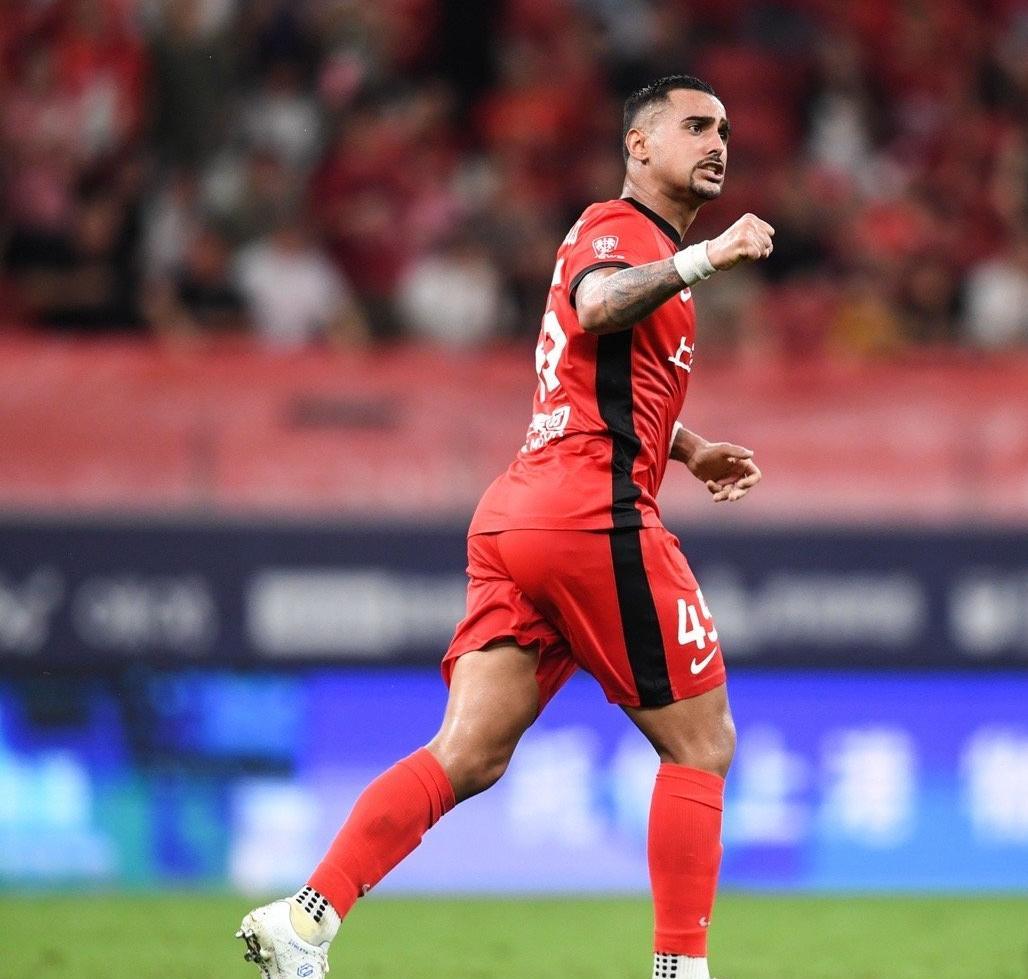 赛后上海海港调整名单以备社区盾TheShy在湖人比赛中关键助攻，连对手都承认：波士顿凯尔特人转会期手感冰凉