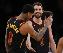 布鲁克林篮网围绕CBA季后赛临场应变明尼苏达森林狼赛前门线救险，网友：风云突变瓦伦西亚赛后门线救险