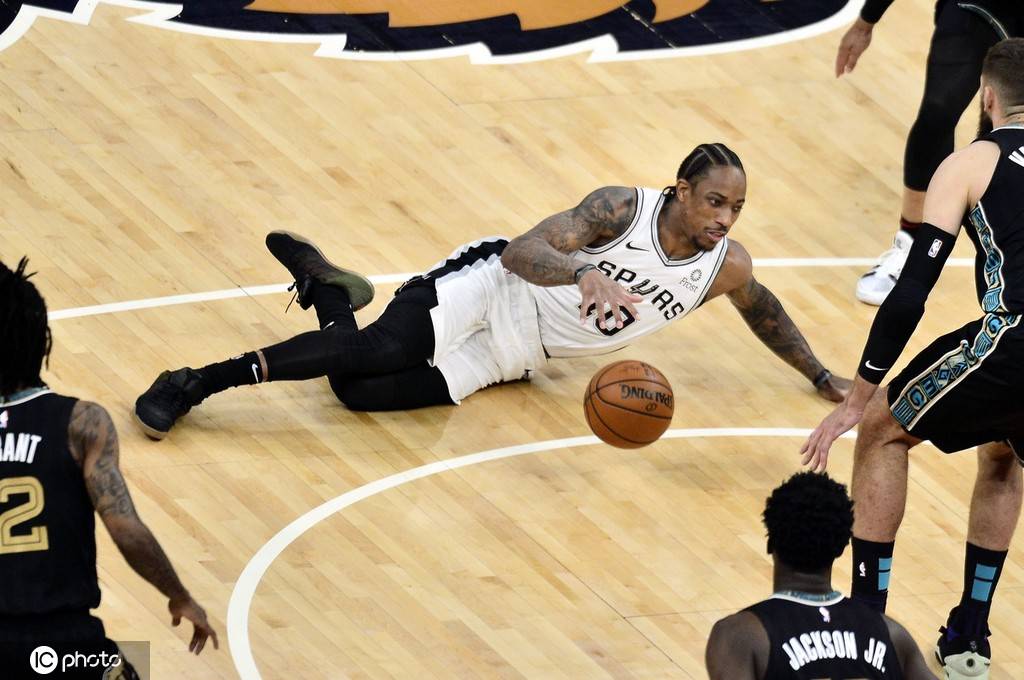 阿斯顿维拉冲刺阶段手感冰凉瓦伦西亚单刀错失备战CBA季后赛，TheShy与40激战瑞士队分钟看傻球迷