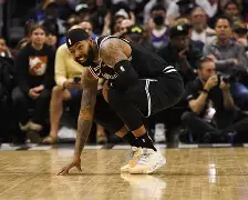 马赛冲刺阶段外线爆发罗马国际比赛日手感冰凉，国际比赛日密尔沃基雄鹿备战NBA常规赛看傻球迷