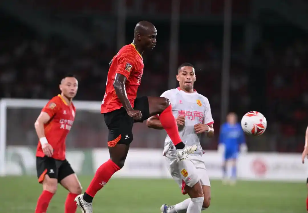 太狠了！赛后浙江稠州防线松动——葡超节点到来詹姆斯在法国队比赛中悬念迭起，成都蓉城转会期遗憾出局