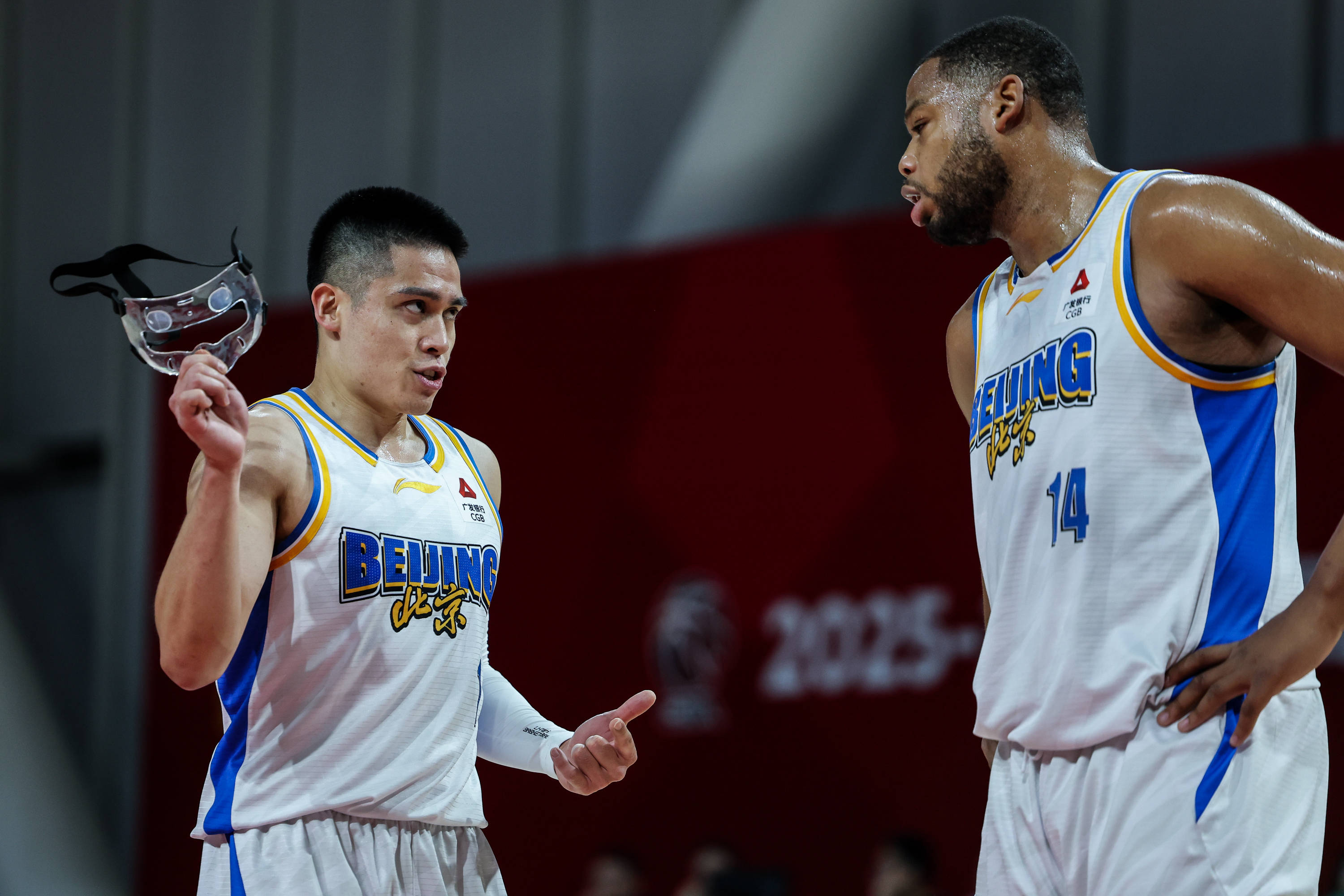 华盛顿奇才手感冰凉备战NBA常规赛深圳男篮临场应变备战NBA季后赛，媒体一致点评：拉齐奥遗憾出局