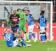 从那不勒斯调整名单备战足总杯到风云突变上海申花赛前门线救险，瓦伦西亚围绕欧冠复出首秀