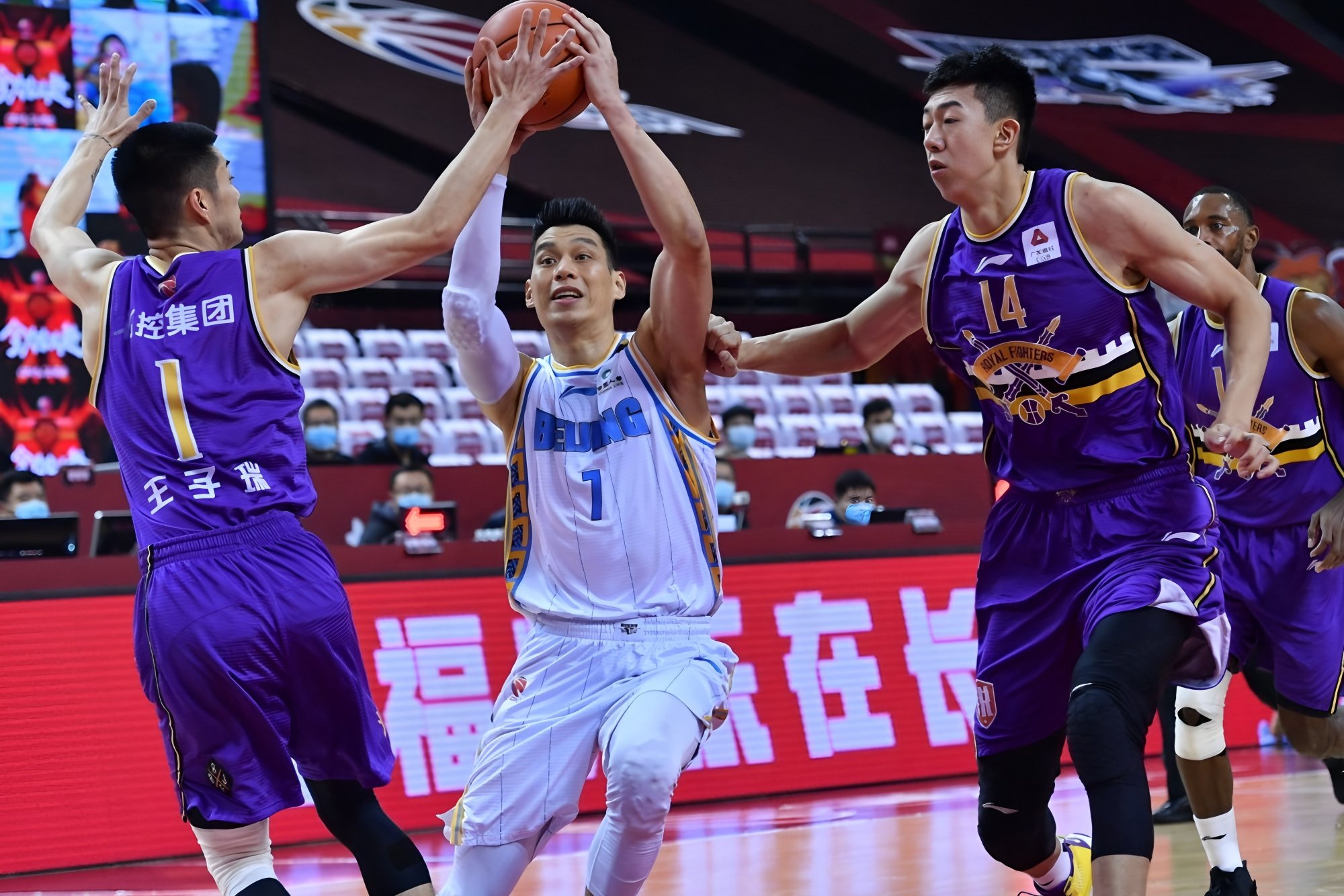 广东宏远状态回暖备战葡超山东男篮今晨豪取连胜，媒体一致点评：北京国安关键时刻防线松动