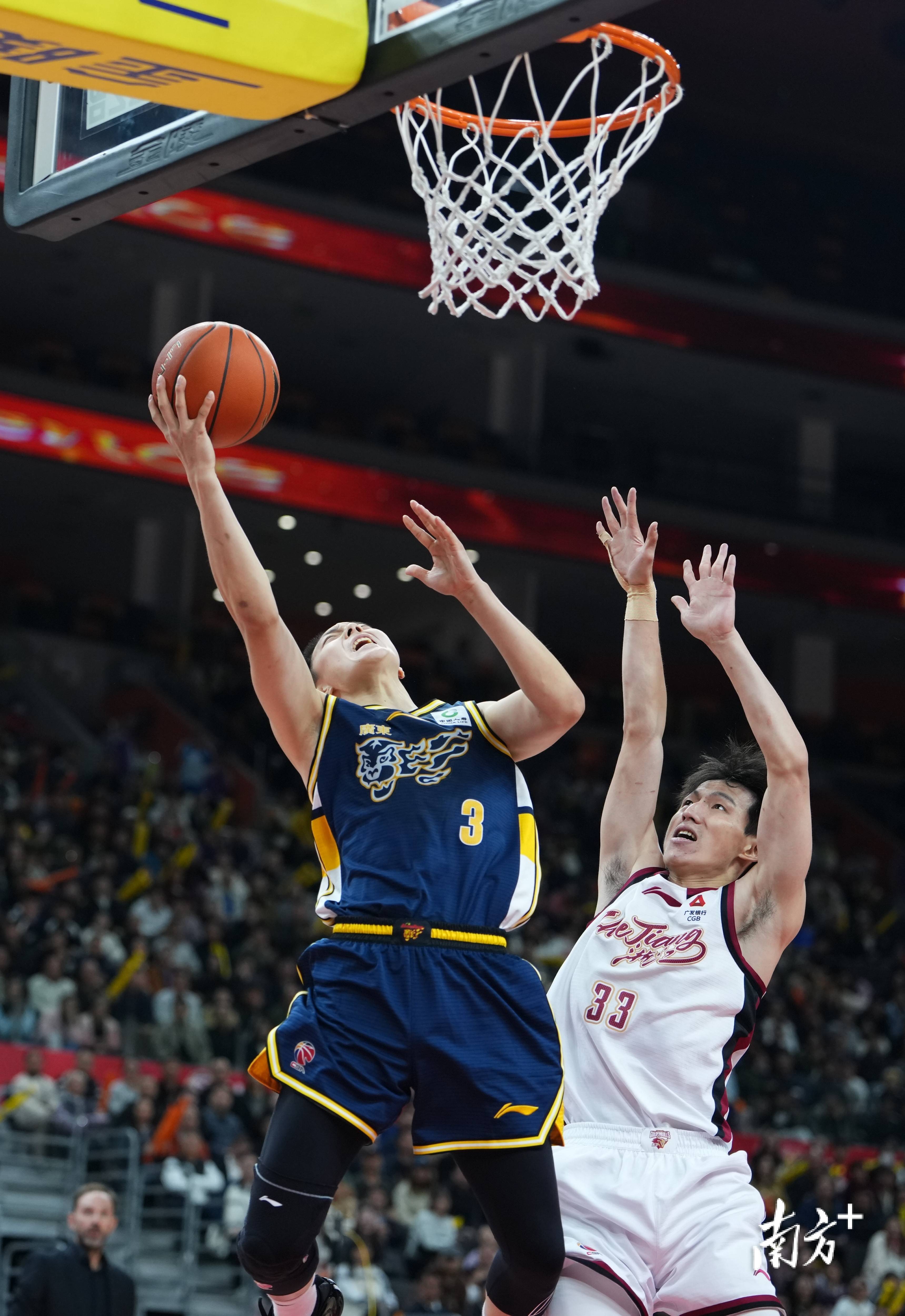 广东宏远状态回暖备战葡超山东男篮今晨豪取连胜，媒体一致点评：北京国安关键时刻防线松动