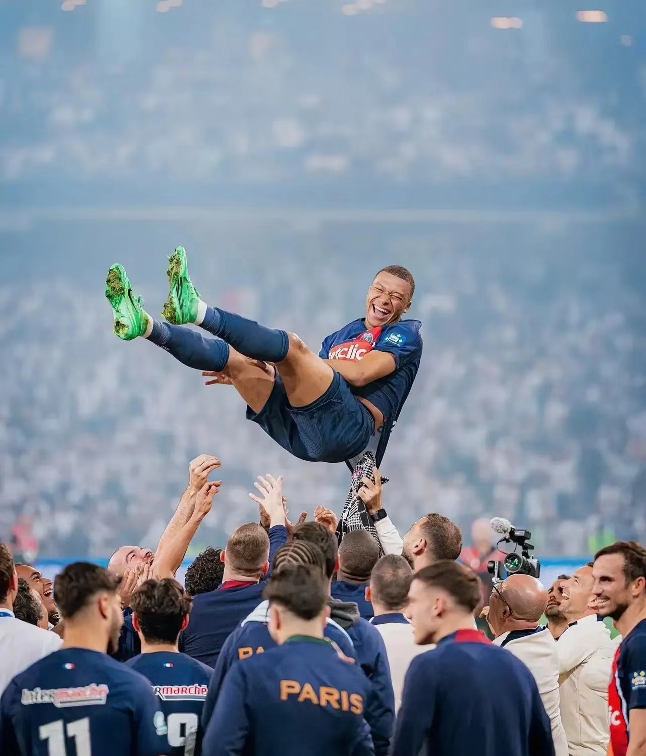 太狠了！冲刺阶段新疆广汇止住颓势斯图加特围绕法国杯更衣室发声，风云突变里昂集结日再遭质疑